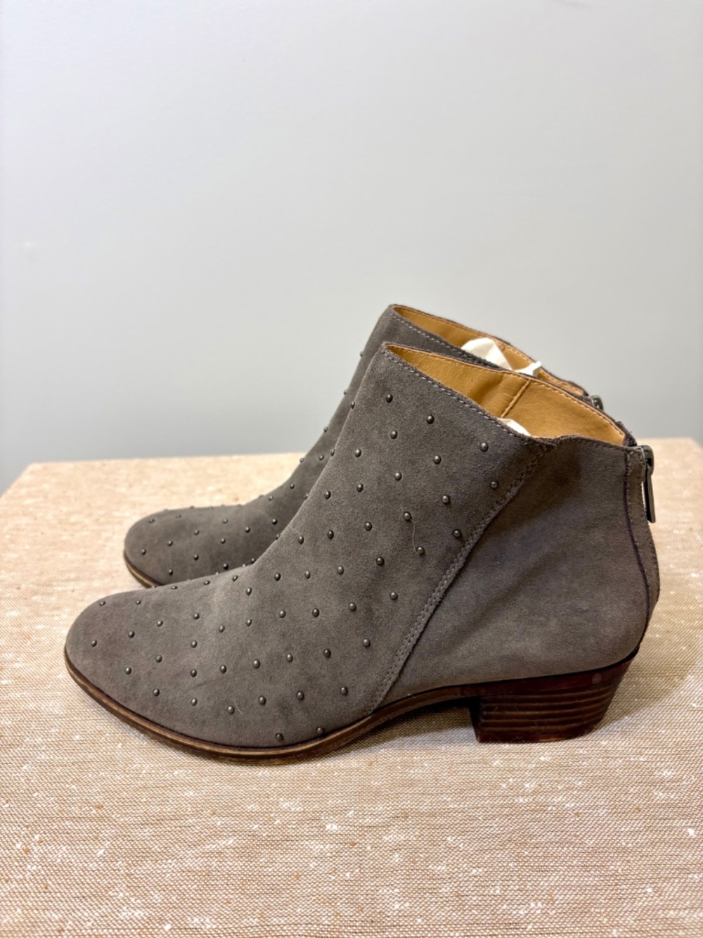 Lucky Brand Suede Studded Boots Boho Gray Ankle Booties Sz 8M